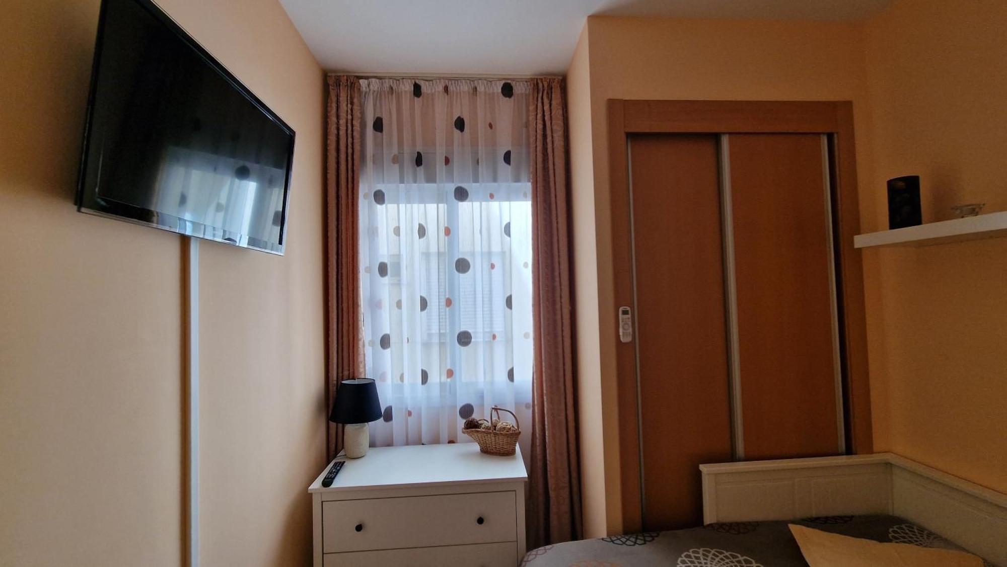 Ideal Escapadas Y Vacaciones-parking-wifi-netflix-xbox *